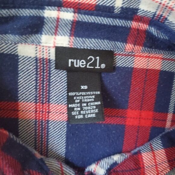 Rue 21 Plaid Button Down Shirt - Picture 2 of 9
